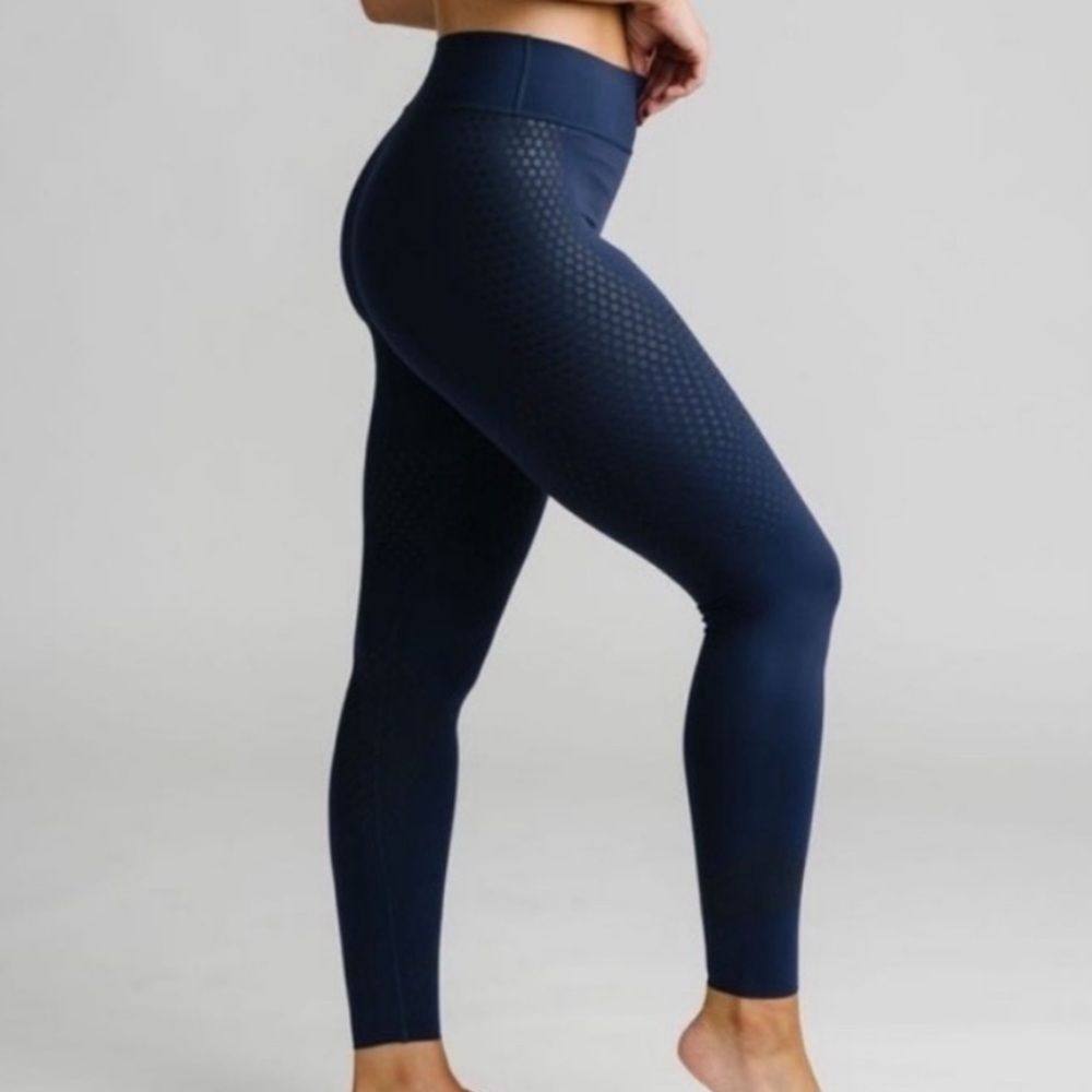 ZYIA Active Navy Audere Hi-Rise 24"
Leggings